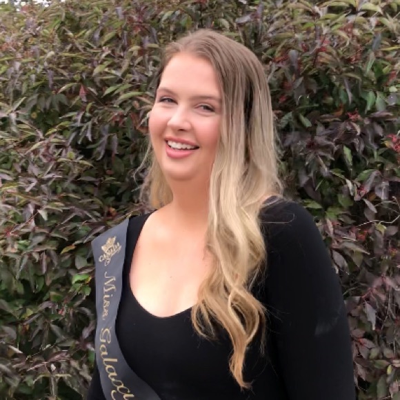 Meet your Posher, Katie - Picture 1 of 1